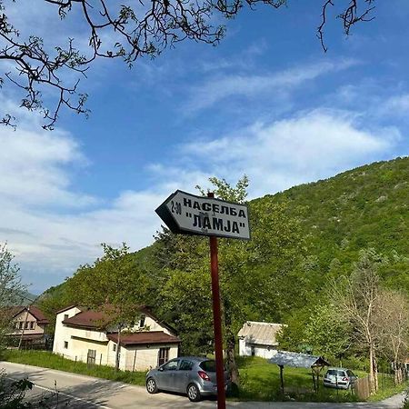 Cosy Mountain Villa In Nizepole บิโตลา ภายนอก รูปภาพ