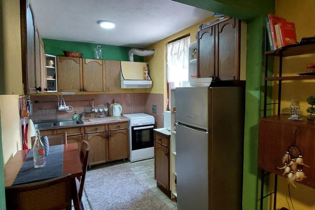 Cosy Mountain Villa In Nizepole บิโตลา ภายนอก รูปภาพ