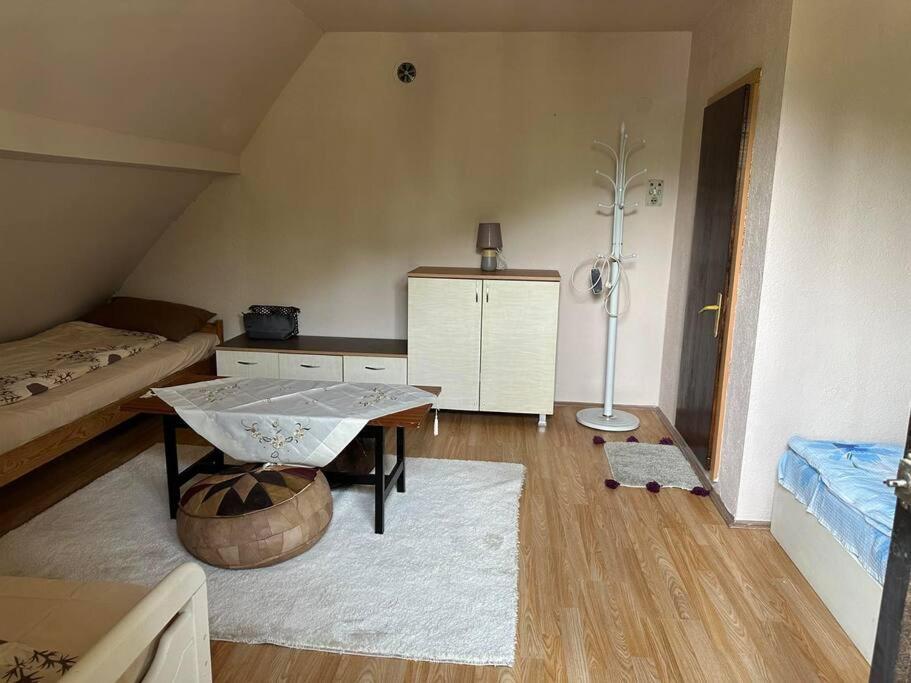 Cosy Mountain Villa In Nizepole บิโตลา ภายนอก รูปภาพ