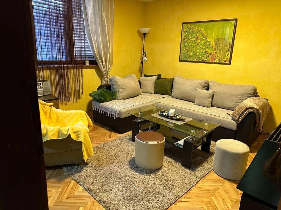 Cosy Mountain Villa In Nizepole บิโตลา ภายนอก รูปภาพ
